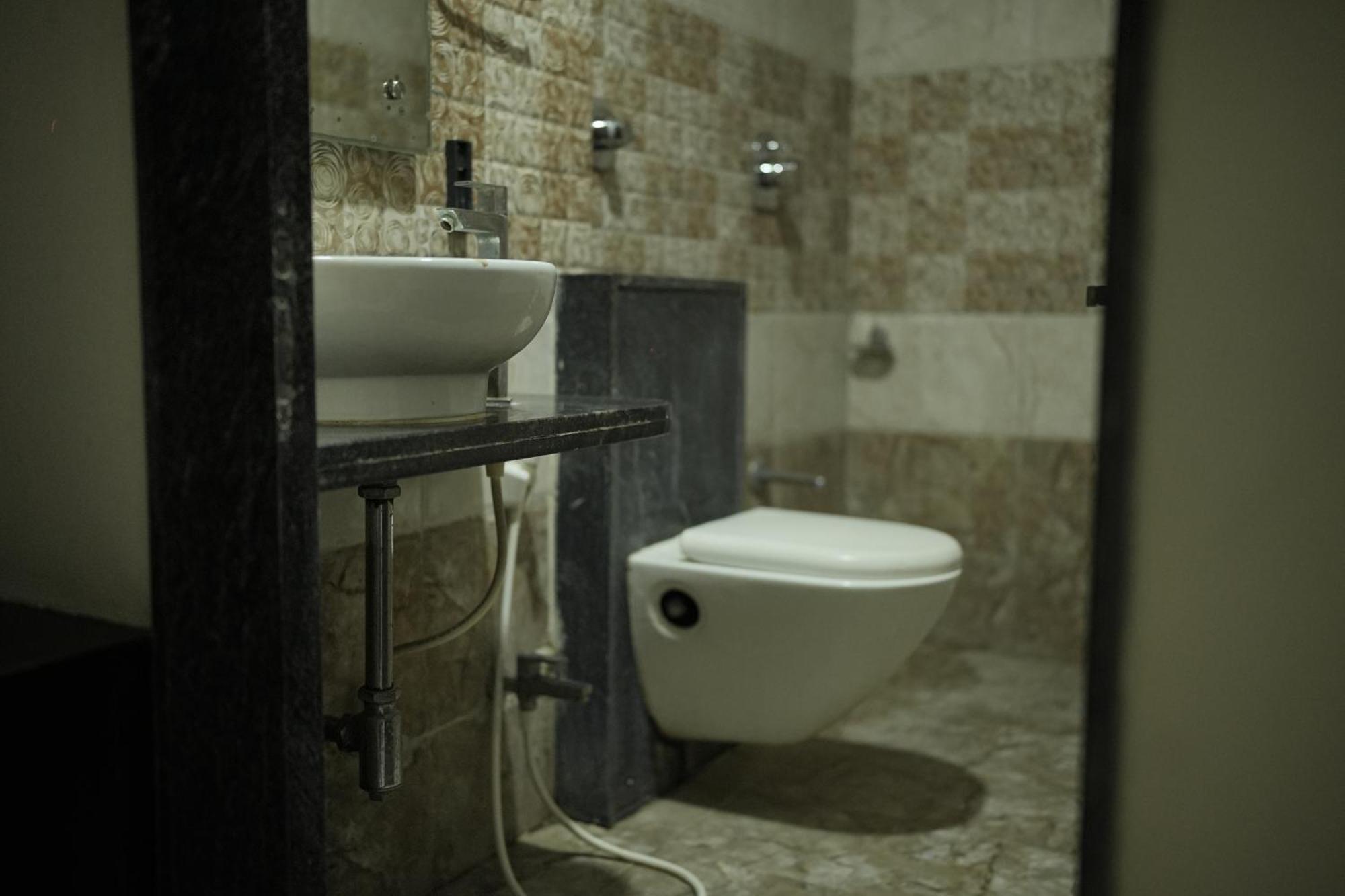 Atharva Hotel Kalaburagi Buitenkant foto
